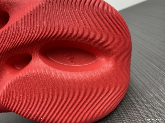 Yeezy Red Adidas Foam CW3355 0811